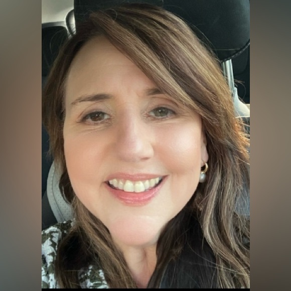 Meet your Posher, Lynn - Picture 16 of 16